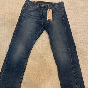 Men’s Levi 505. 34/30.    New with tags